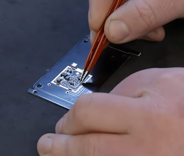 Taoglas expert configuring a RF Antenna